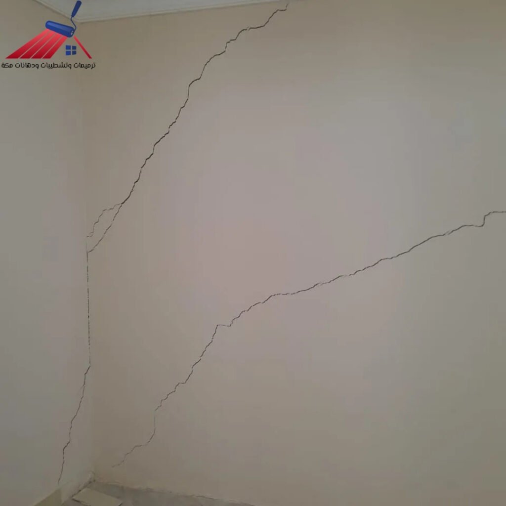كيفية علاج تشققات الجدران نهائياً